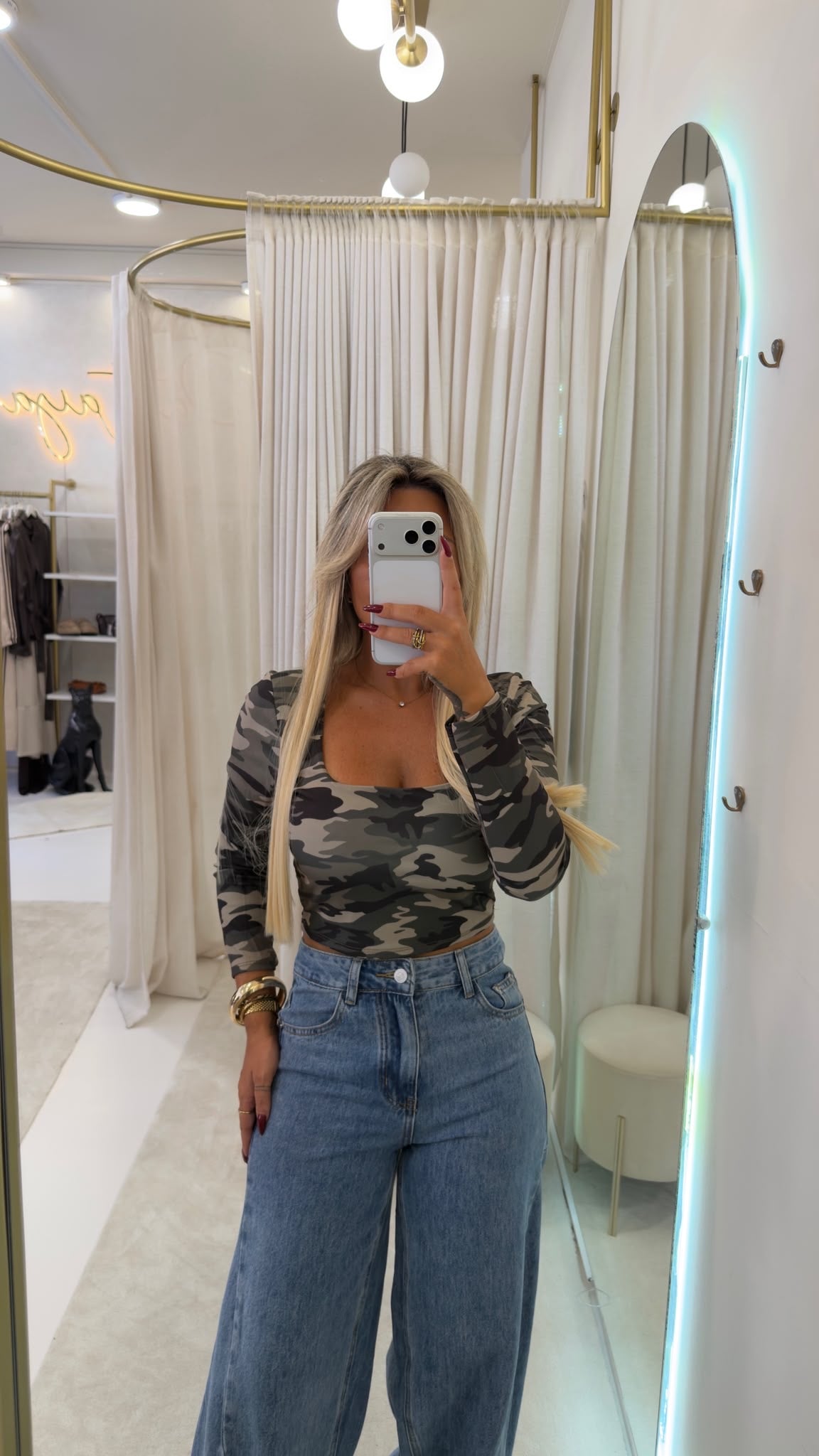 Top Leila